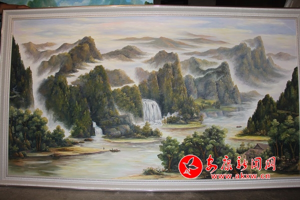 王平貴創(chuàng)作的油畫山水.JPG