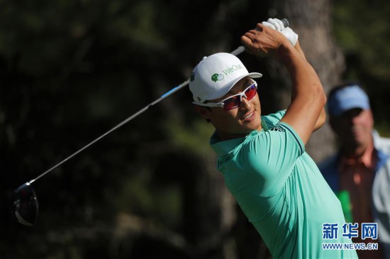 (體育)(1)高爾夫——美國大師賽:李昊桐首輪并列第四