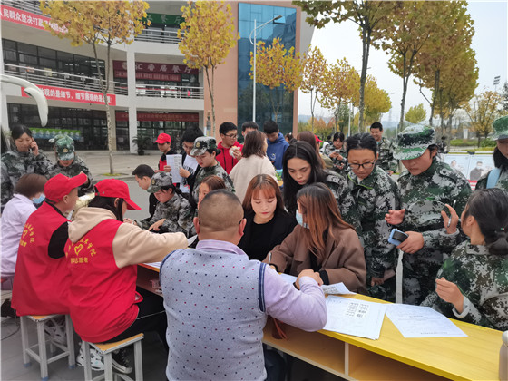 獻(xiàn)血人數(shù)連續(xù)五年創(chuàng)新高——安康職業(yè)技術(shù)學(xué)院師生用行動(dòng)彰顯大愛