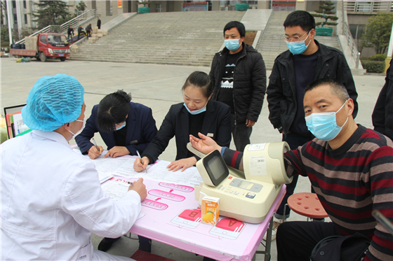 人民警察一心為民，捋袖捐血鐵血柔情——安康市公安局積極開展冬季獻(xiàn)血活動