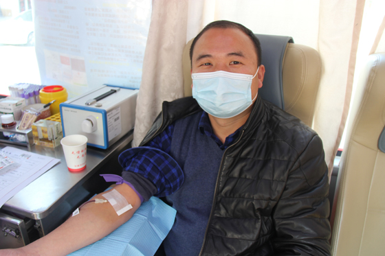 血液是生命的禮物——中國(guó)聯(lián)通安康市分公司、安康大數(shù)據(jù)運(yùn)營(yíng)有限公司聯(lián)合開(kāi)展冬季應(yīng)急獻(xiàn)血活動(dòng)